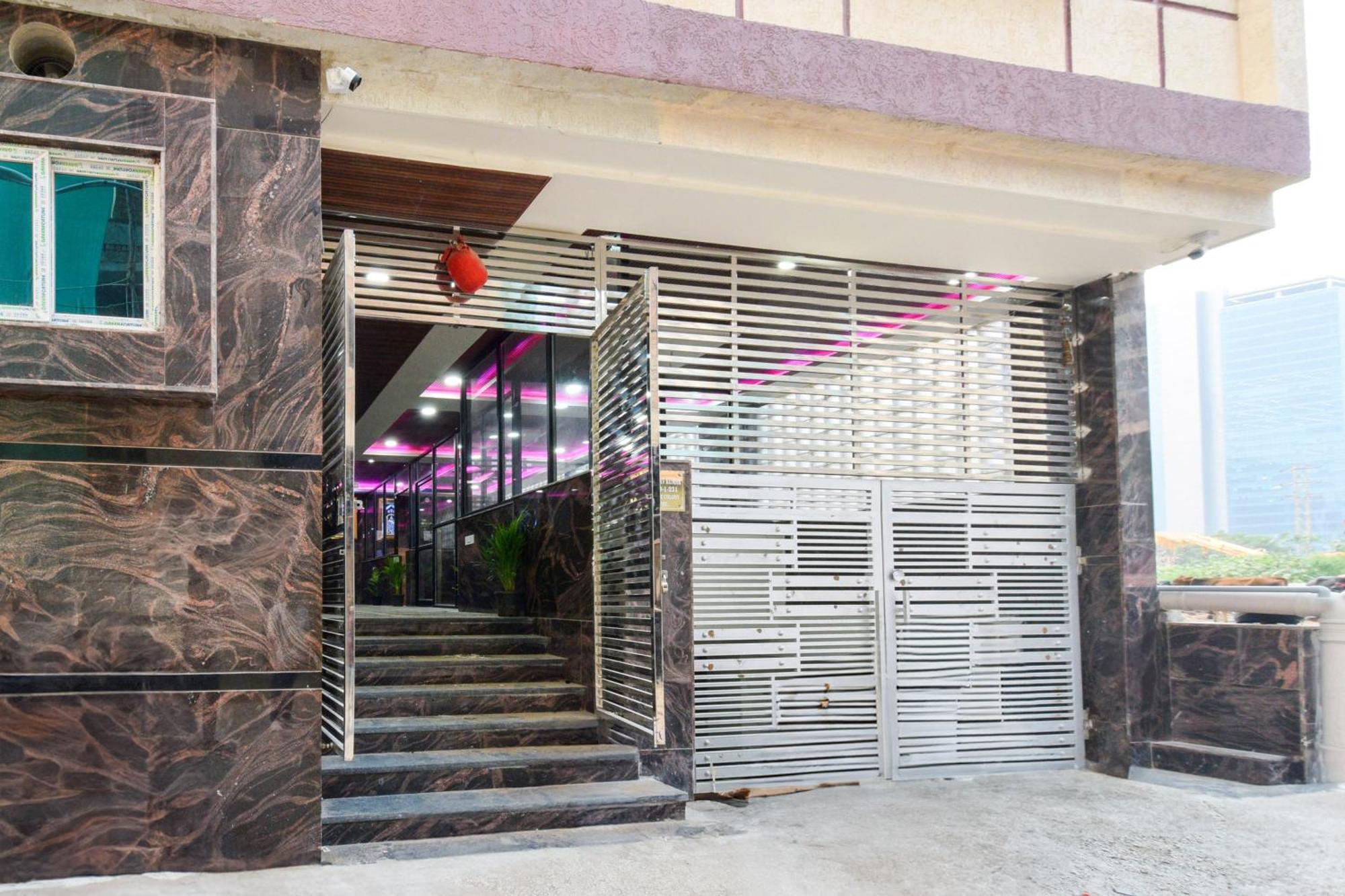 Super Townhouse Kokapet Formerly Aarian Tej Nilayam Gundipet Zewnętrze zdjęcie