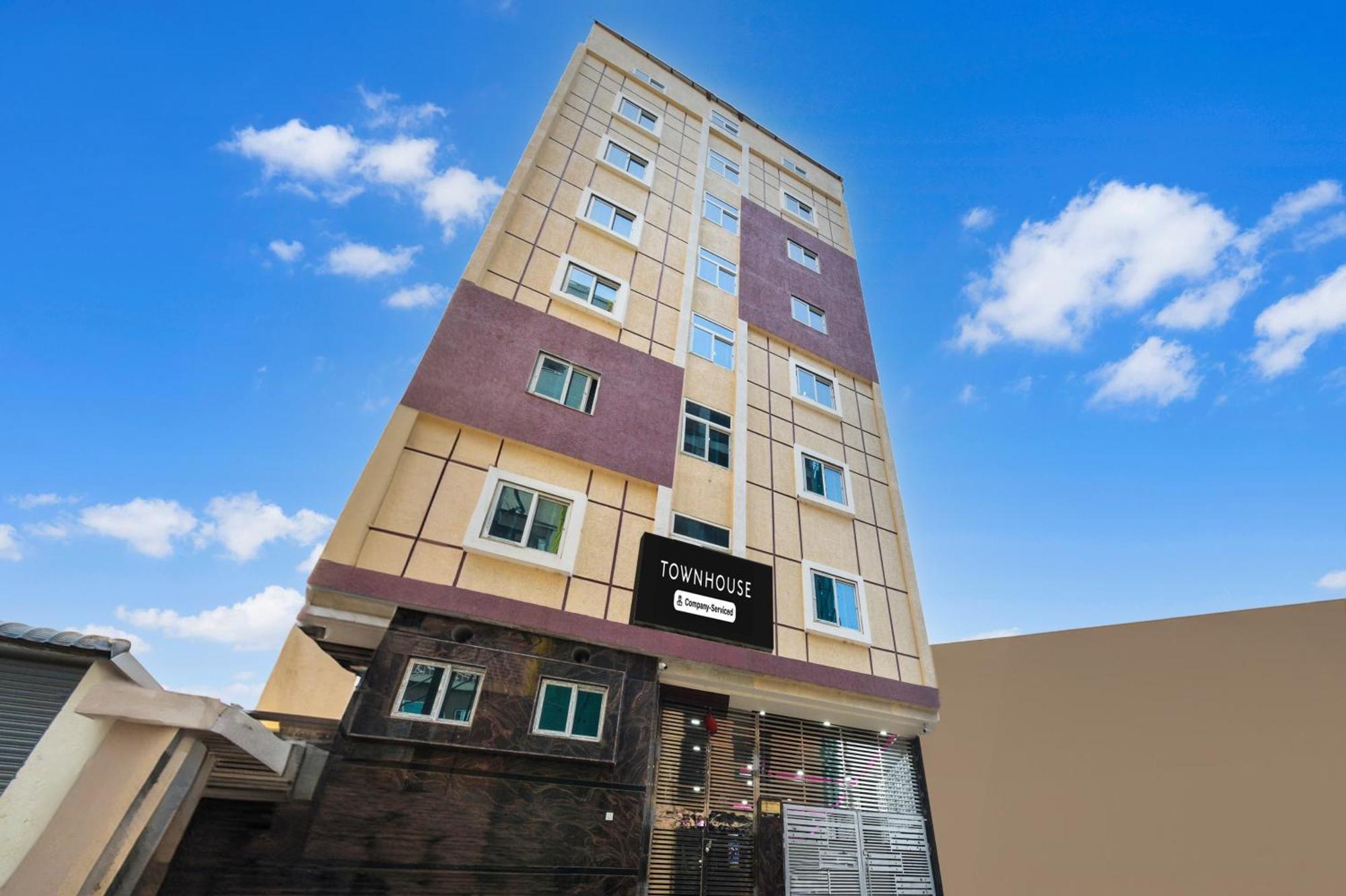 Super Townhouse Kokapet Formerly Aarian Tej Nilayam Gundipet Zewnętrze zdjęcie