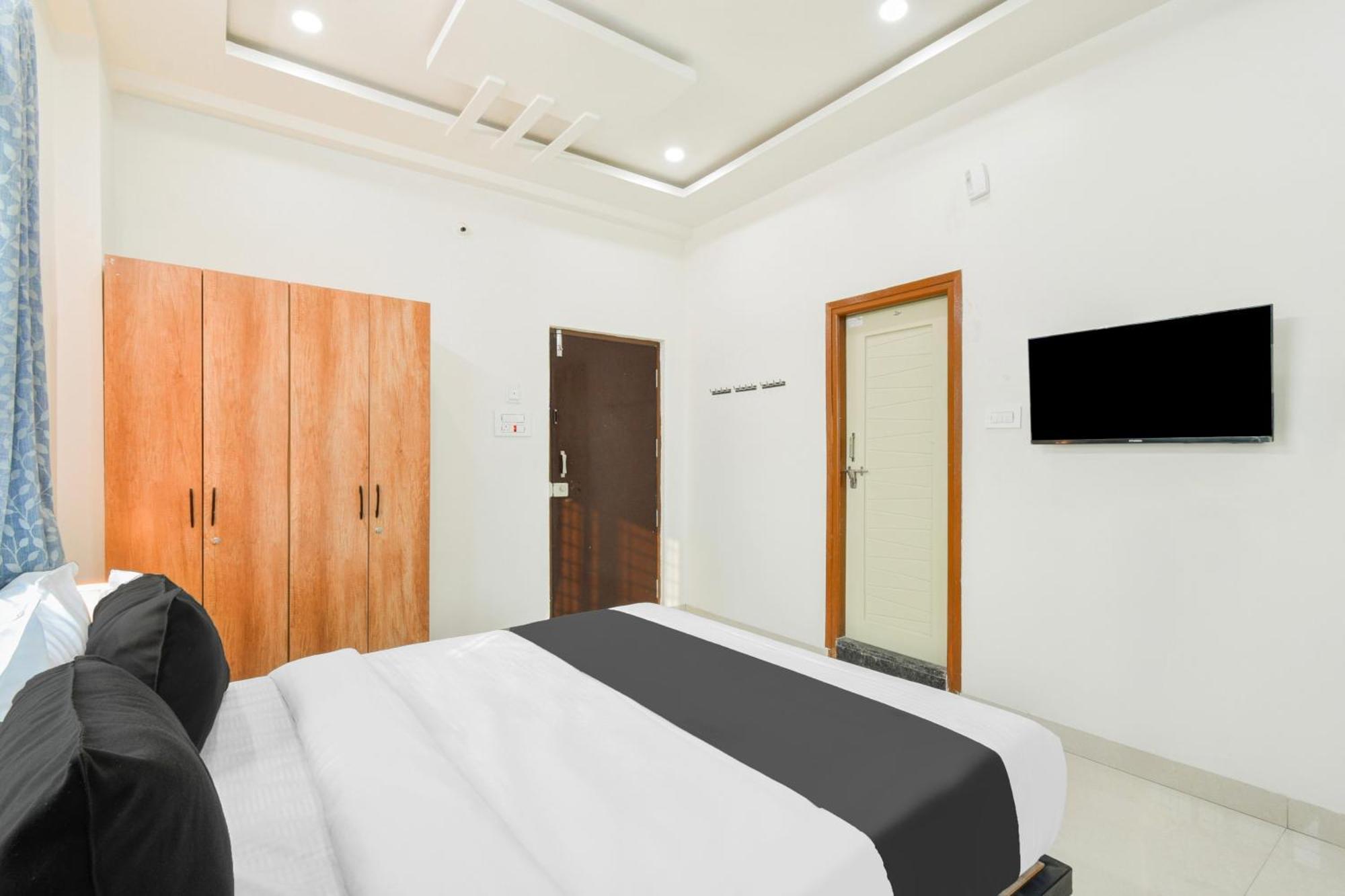Super Townhouse Kokapet Formerly Aarian Tej Nilayam Gundipet Zewnętrze zdjęcie