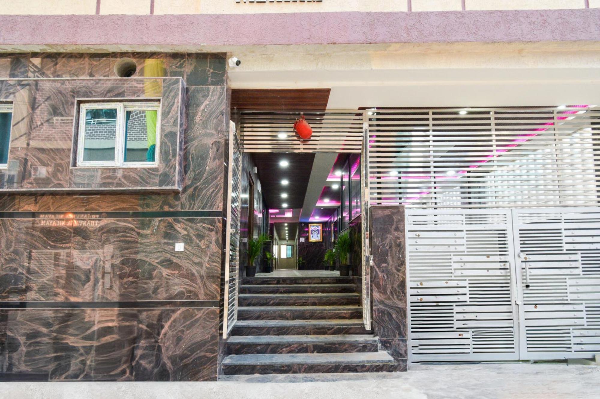 Super Townhouse Kokapet Formerly Aarian Tej Nilayam Gundipet Zewnętrze zdjęcie