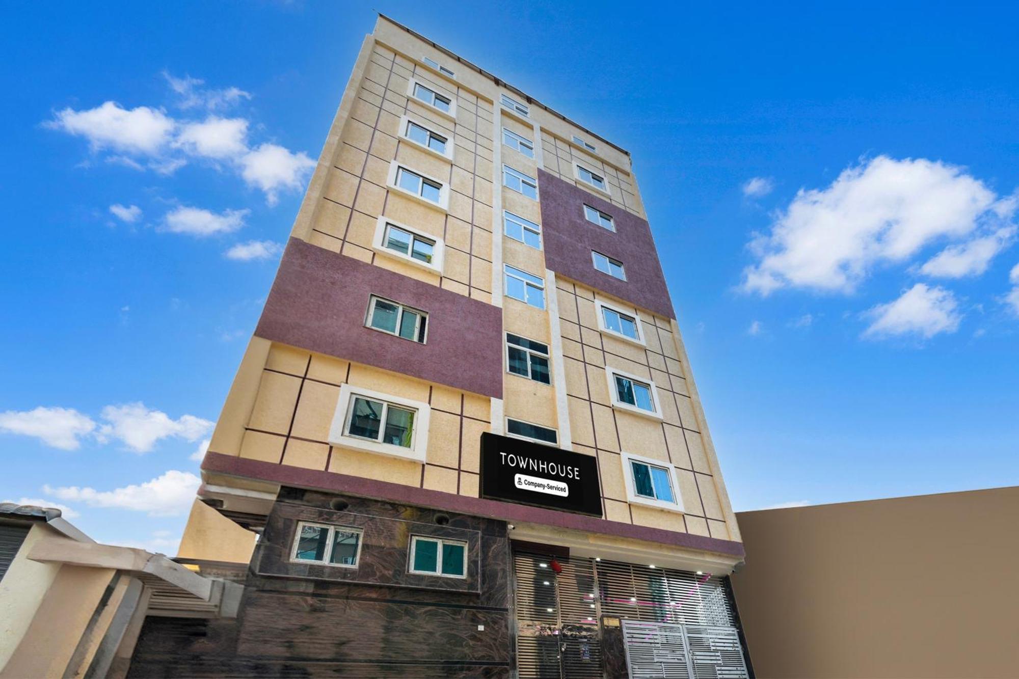 Super Townhouse Kokapet Formerly Aarian Tej Nilayam Gundipet Zewnętrze zdjęcie