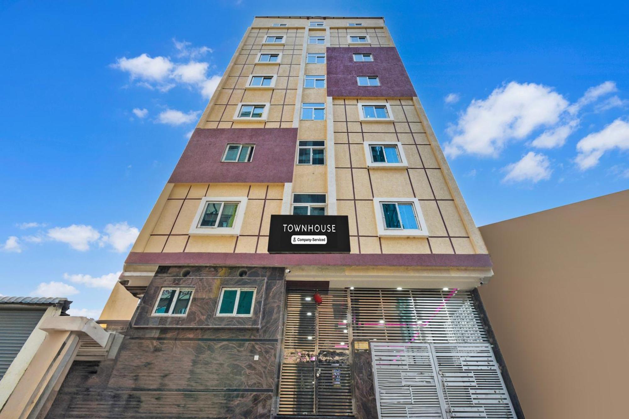Super Townhouse Kokapet Formerly Aarian Tej Nilayam Gundipet Zewnętrze zdjęcie