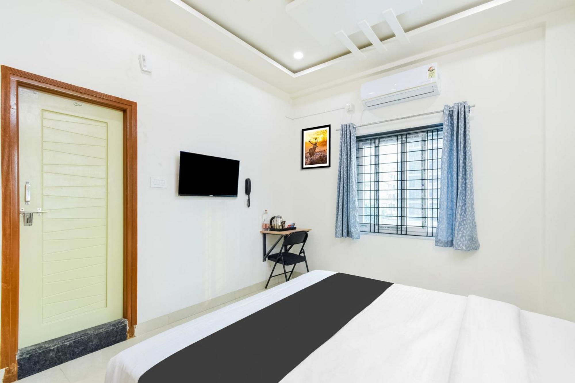 Super Townhouse Kokapet Formerly Aarian Tej Nilayam Gundipet Zewnętrze zdjęcie