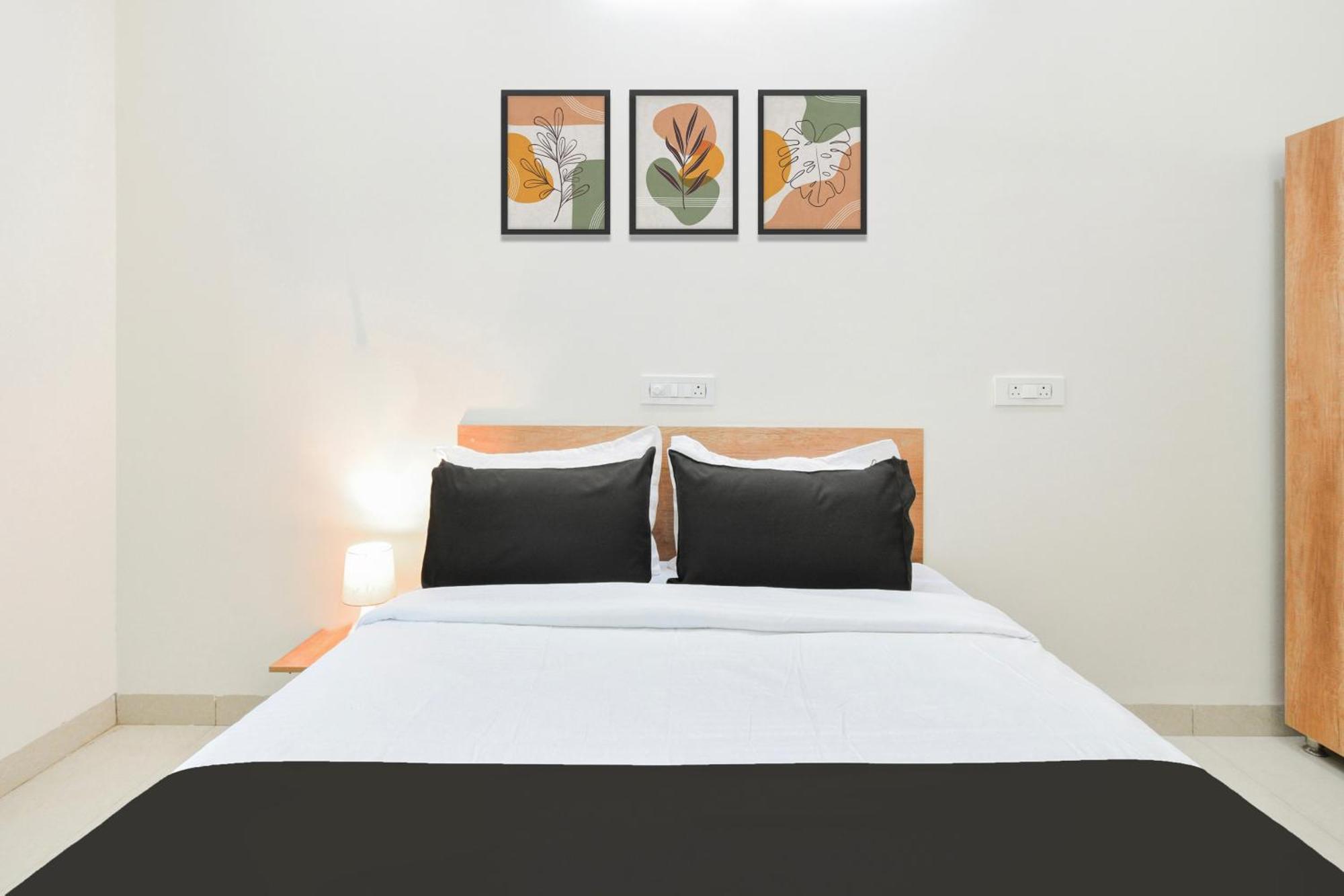 Super Townhouse Kokapet Formerly Aarian Tej Nilayam Gundipet Zewnętrze zdjęcie