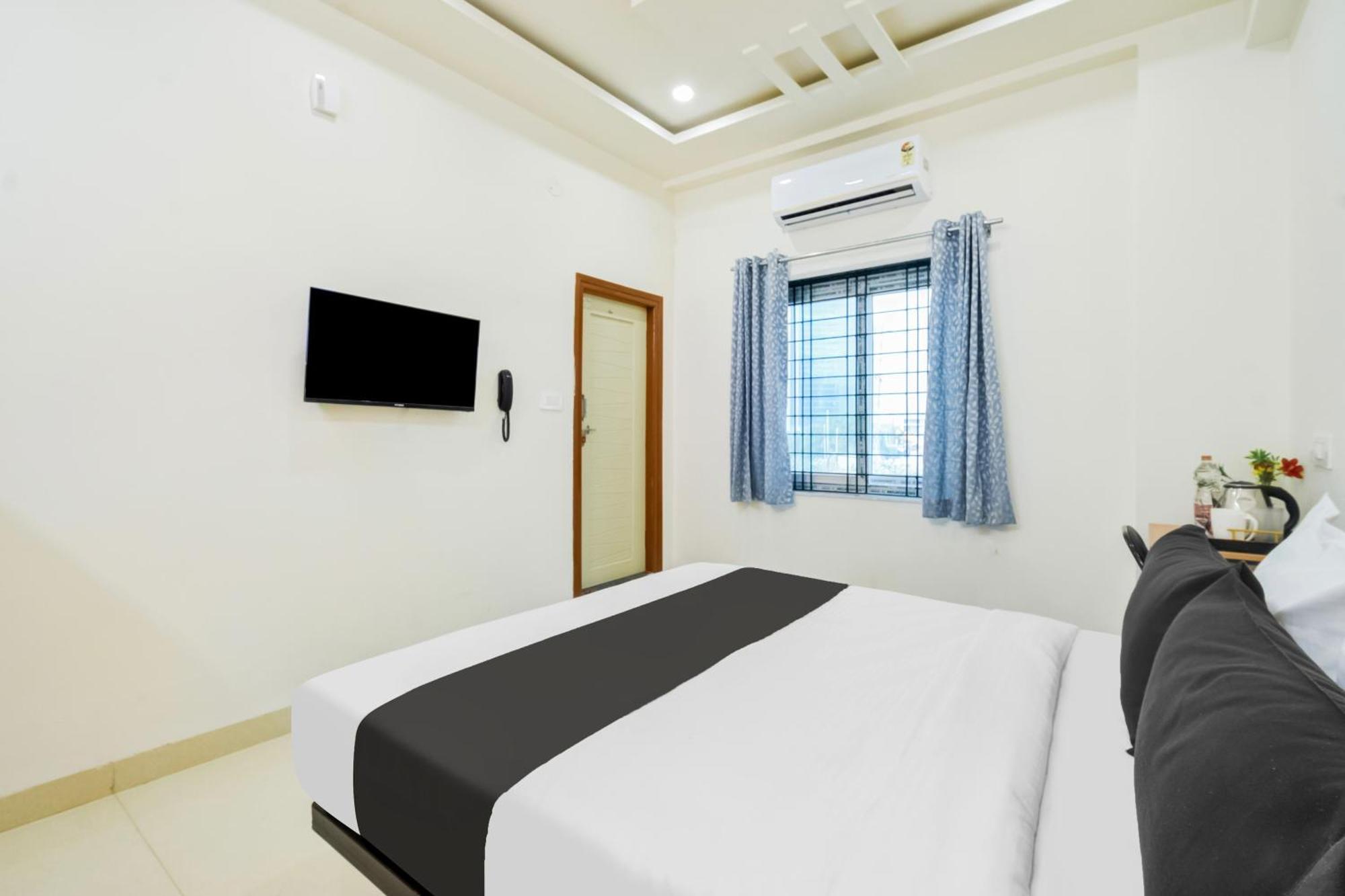 Super Townhouse Kokapet Formerly Aarian Tej Nilayam Gundipet Zewnętrze zdjęcie